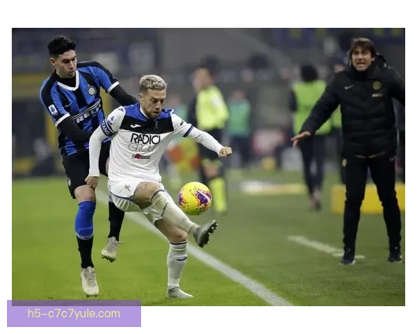 加斯佩里尼拥抱称赞帕莱斯特拉